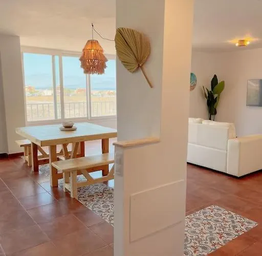 Big Spacious Casa Bamboo Relax, Pool And Parking Appartamento
